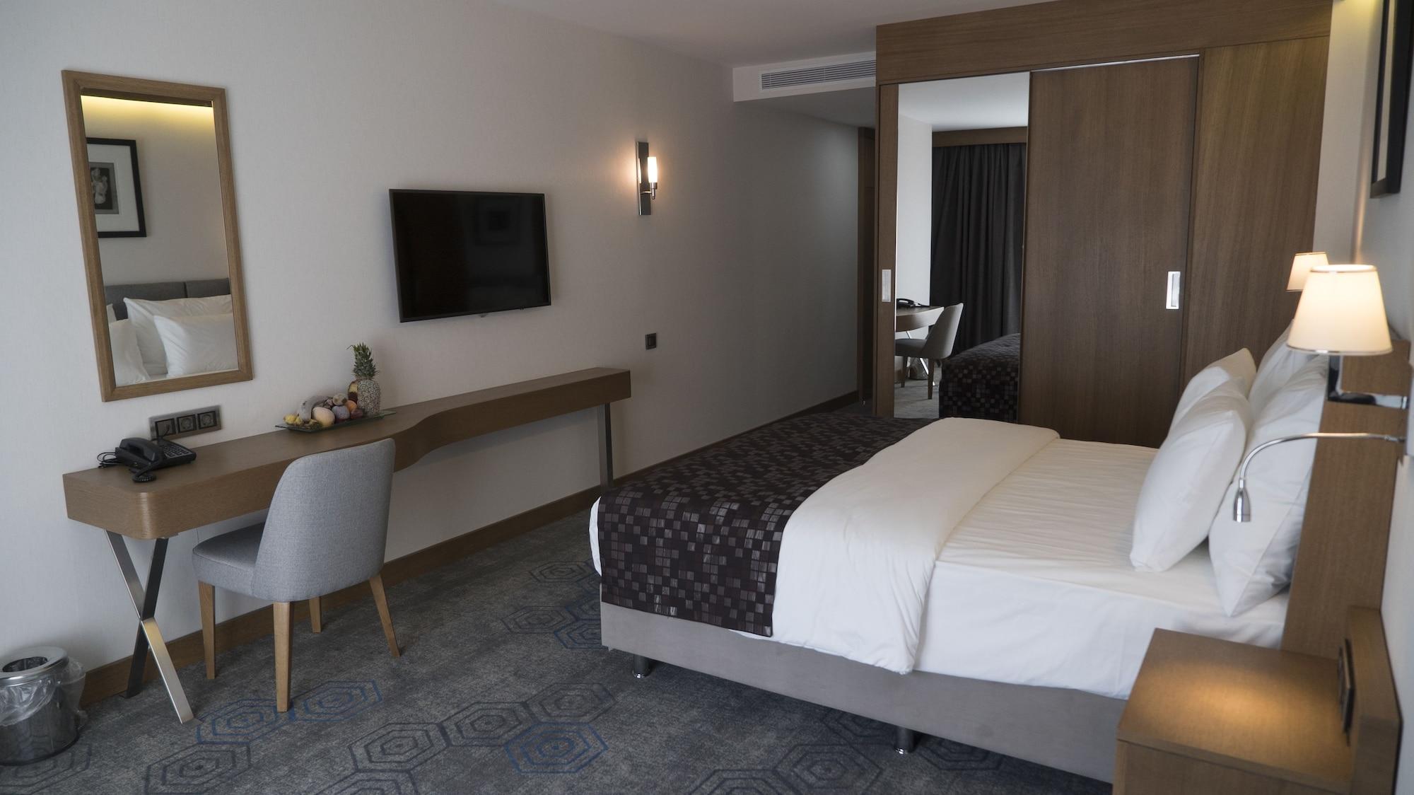 ยุกเซล อิสตันบูล เยนิกาปิ Hotel ภายนอก รูปภาพ
