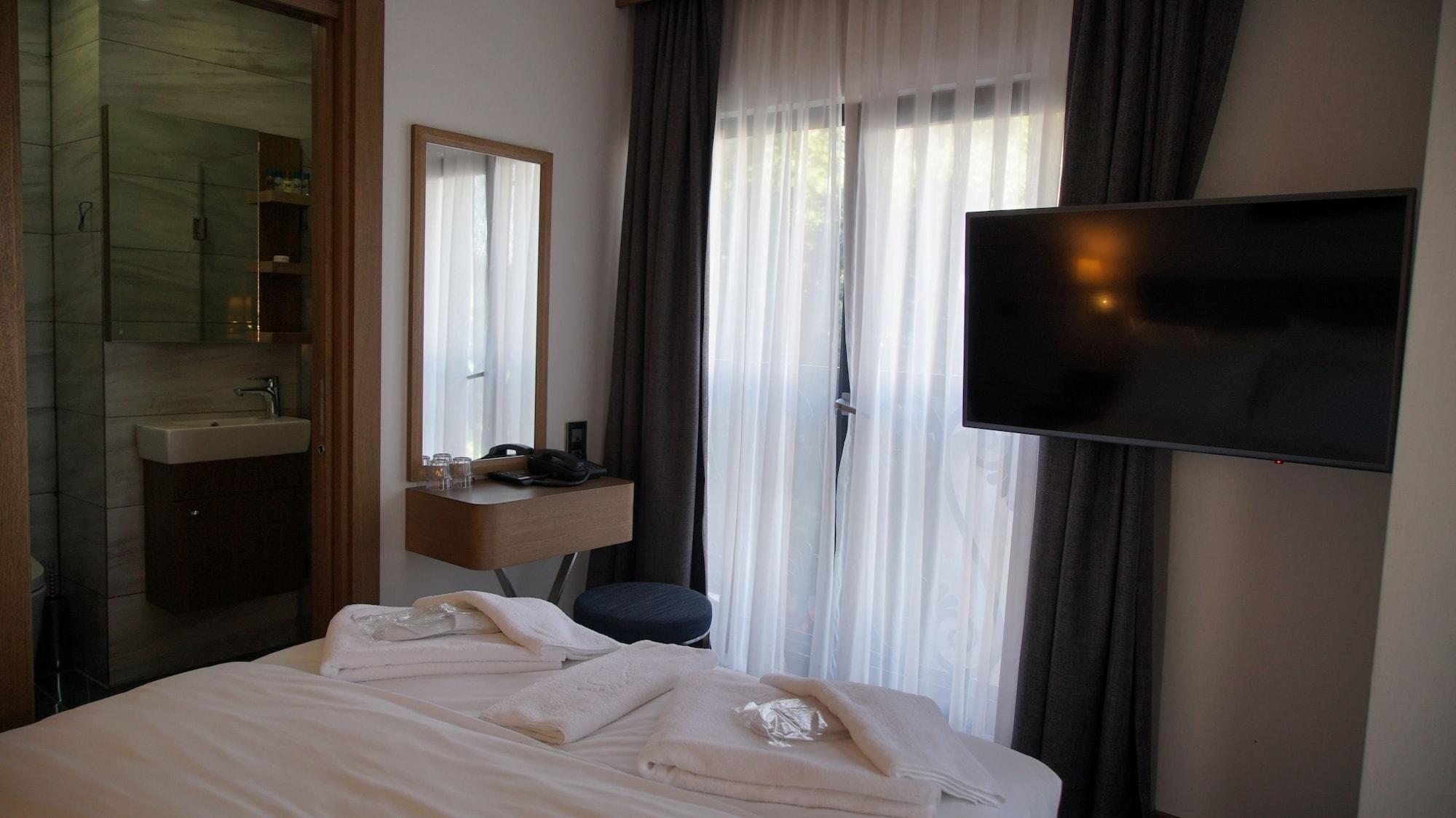 ยุกเซล อิสตันบูล เยนิกาปิ Hotel ภายนอก รูปภาพ