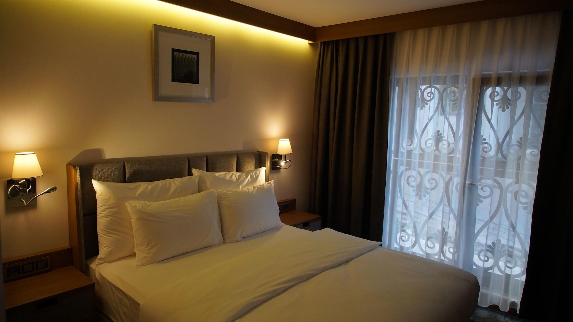 ยุกเซล อิสตันบูล เยนิกาปิ Hotel ภายนอก รูปภาพ