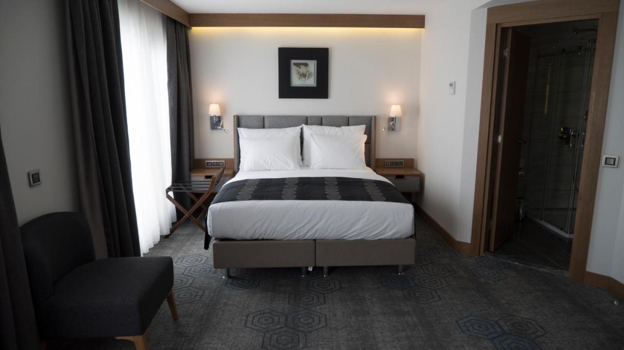 ยุกเซล อิสตันบูล เยนิกาปิ Hotel ภายนอก รูปภาพ