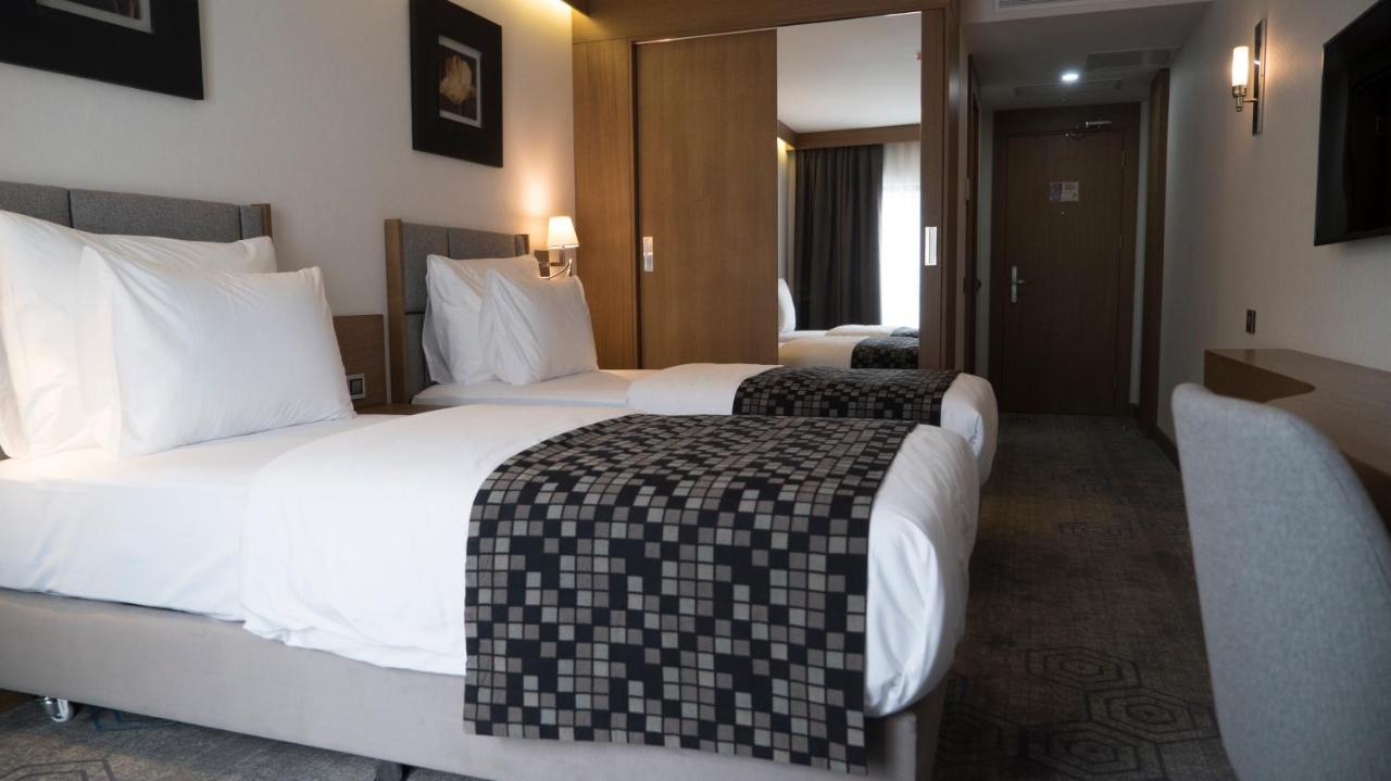 ยุกเซล อิสตันบูล เยนิกาปิ Hotel ภายนอก รูปภาพ