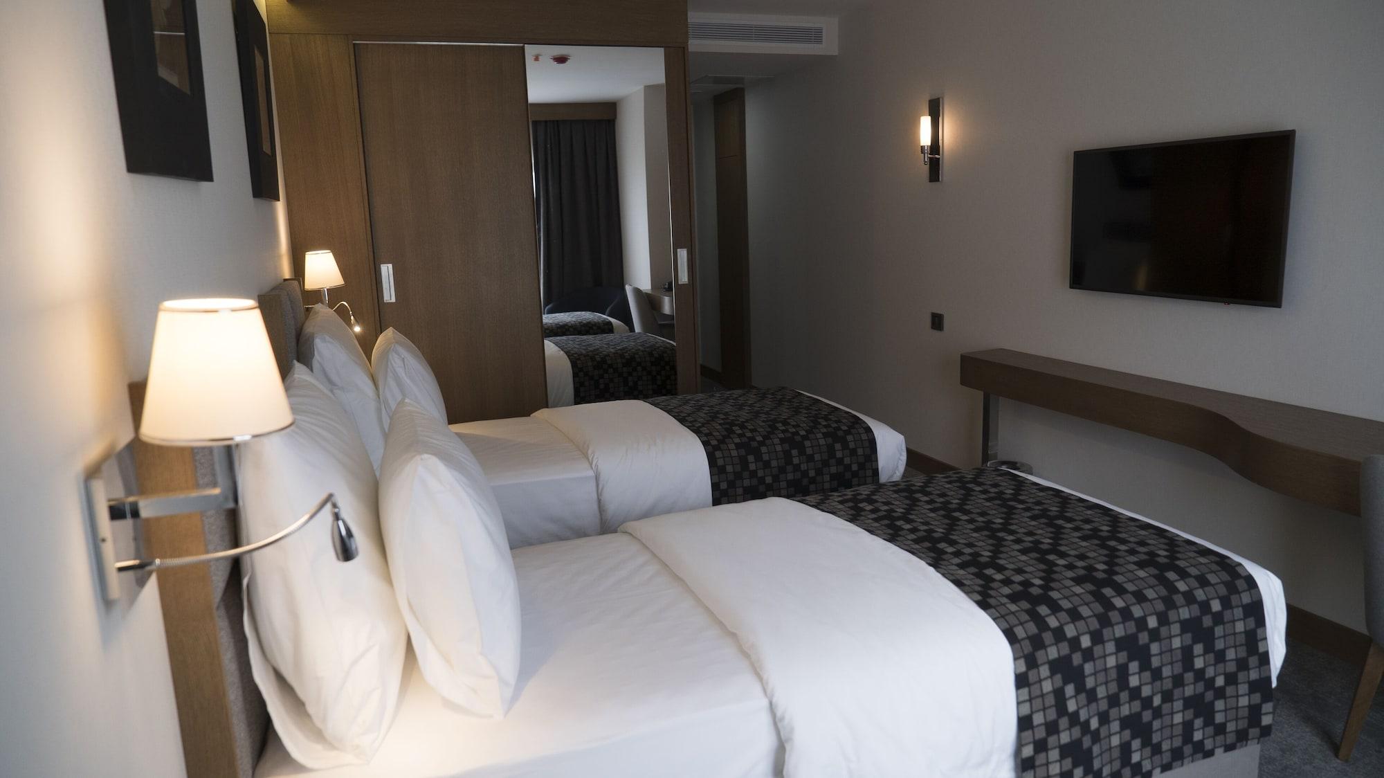 ยุกเซล อิสตันบูล เยนิกาปิ Hotel ภายนอก รูปภาพ