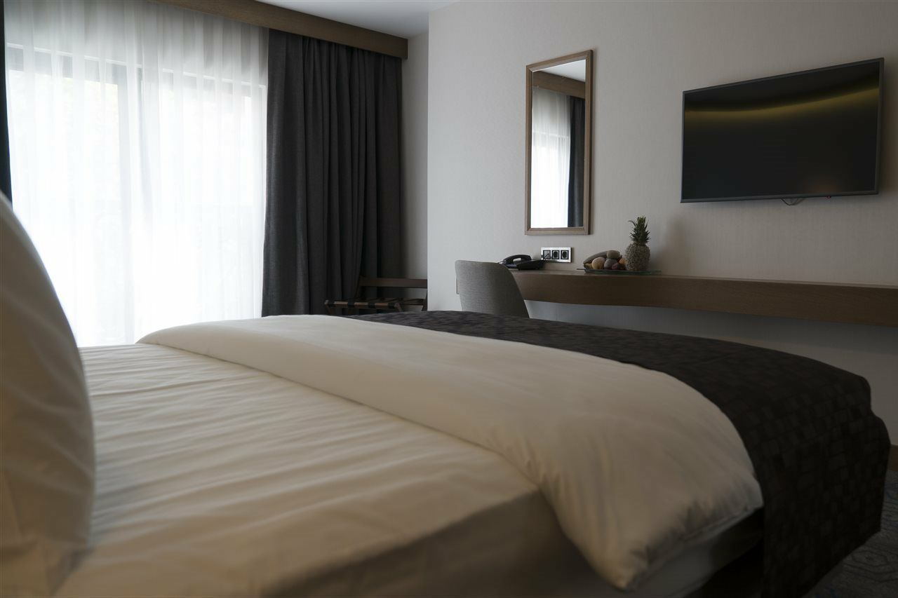 ยุกเซล อิสตันบูล เยนิกาปิ Hotel ภายนอก รูปภาพ